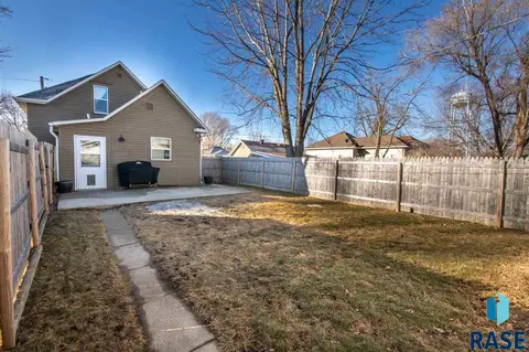 212 E 3rd St, Worthing, SD 57077 photo 2