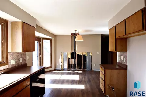4509 E Oak St, Sioux Falls, SD 57103 photo 8