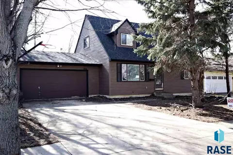 4509 E Oak St, Sioux Falls, SD 57103 photo 1