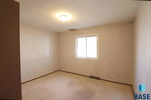 4509 E Oak St, Sioux Falls, SD 57103 photo 9