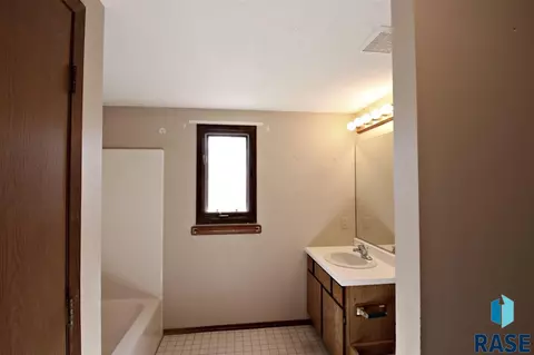 4509 E Oak St, Sioux Falls, SD 57103 photo 12