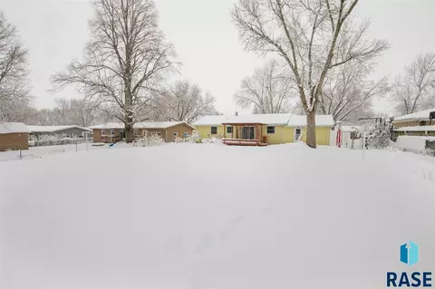 1108 E Beechnut St, Brandon, SD 57005 photo 24