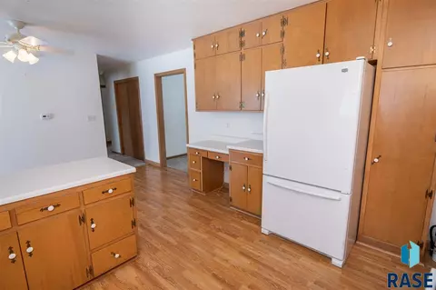 1108 E Beechnut St, Brandon, SD 57005 photo 7