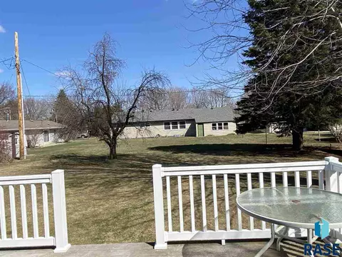 516 S Anderson St, Mitchell, SD 57301 photo 7