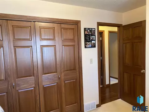 516 S Anderson St, Mitchell, SD 57301 photo 20