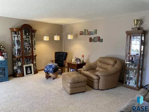 516 S Anderson St, Mitchell, SD 57301 photo 9