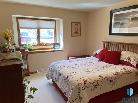 516 S Anderson St, Mitchell, SD 57301 photo 17