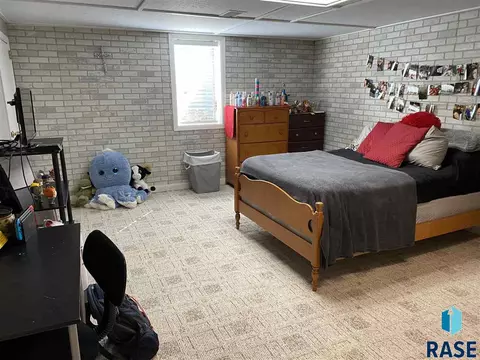 516 S Anderson St, Mitchell, SD 57301 photo 27