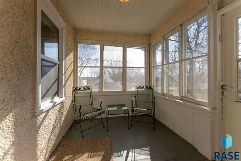 1324 E 22nd St, Sioux Falls, SD 57105 photo 3