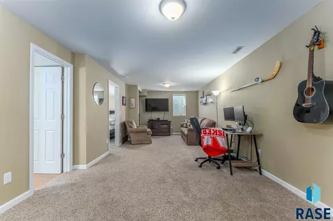 1324 E 22nd St, Sioux Falls, SD 57105 photo 16