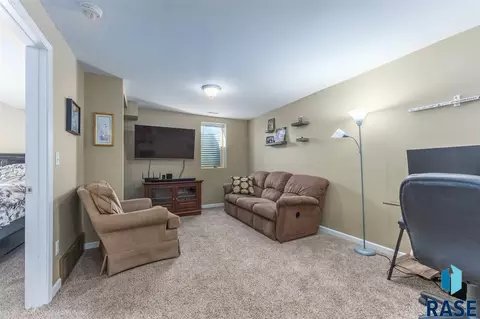 1324 E 22nd St, Sioux Falls, SD 57105 photo 17