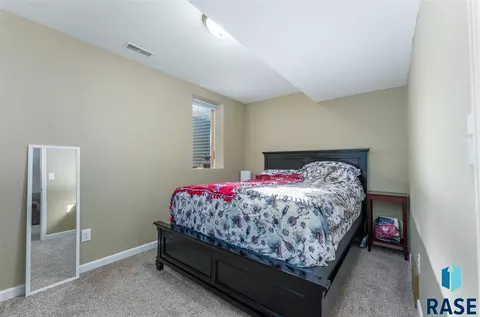 1324 E 22nd St, Sioux Falls, SD 57105 photo 19