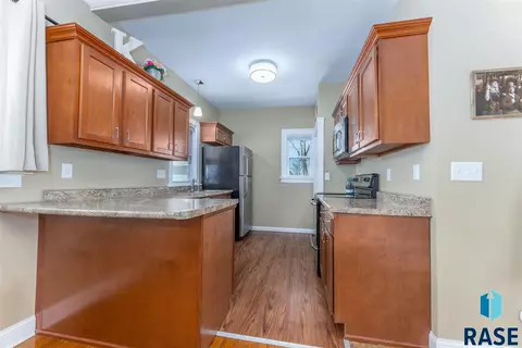 1324 E 22nd St, Sioux Falls, SD 57105 photo 5