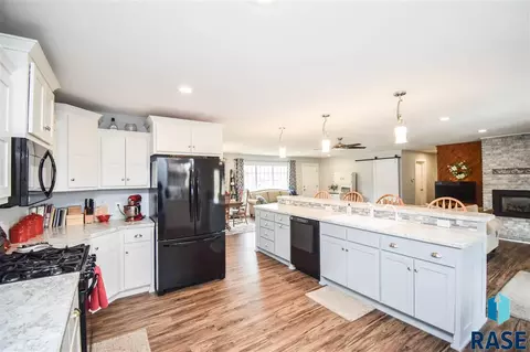 7312 Pine Lake Dr, Sioux Falls, SD 57110 photo 6
