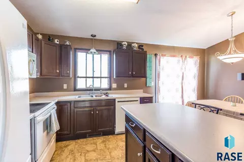 820 N Cole Ave, Tea, SD 57064 photo 8