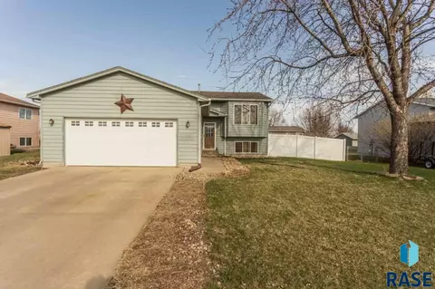 820 N Cole Ave, Tea, SD 57064 photo 1