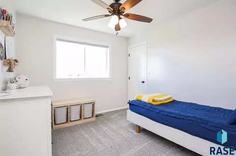 6217 N Seubert Ave, Sioux Falls, SD 57104 photo 7