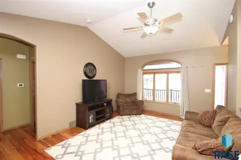 1030 N Rose Ave, Tea, SD 57064 photo 3