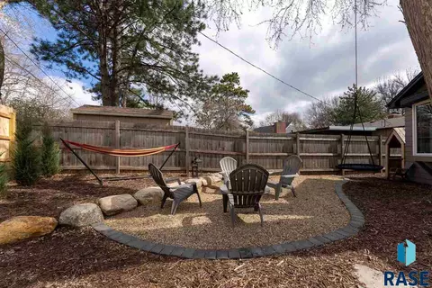 1617 Dana Dr, Sioux Falls, SD 57105 photo 29