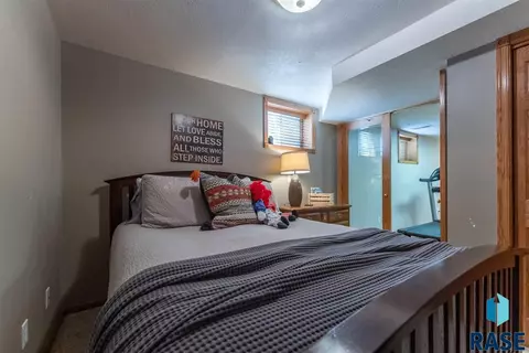 1617 Dana Dr, Sioux Falls, SD 57105 photo 24