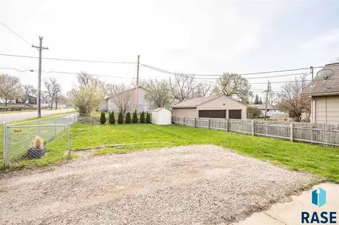 400 S Mable Ave, Sioux Falls, SD 57103 photo 4
