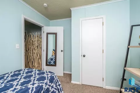 400 S Mable Ave, Sioux Falls, SD 57103 photo 9