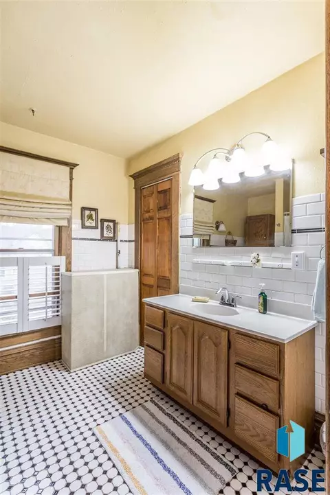 604 N Broadway St, Canton, SD 57013 photo 21