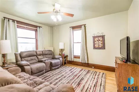 604 N Broadway St, Canton, SD 57013 photo 9
