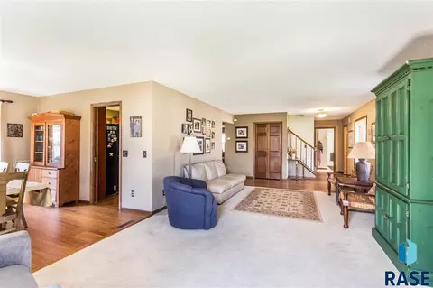 2105 Edgewood Rd, Sioux Falls, SD 57103 photo 14