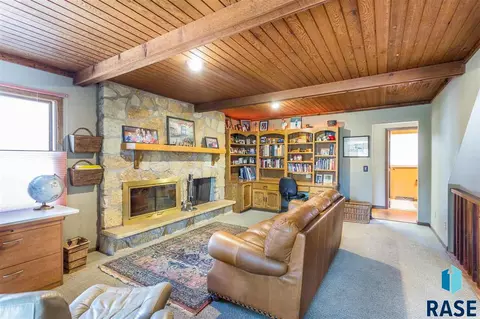 2105 Edgewood Rd, Sioux Falls, SD 57103 photo 16