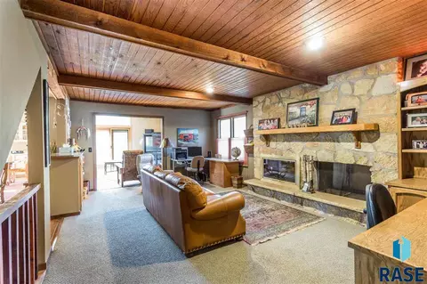 2105 Edgewood Rd, Sioux Falls, SD 57103 photo 15