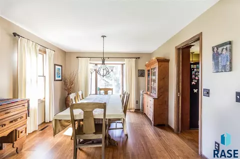 2105 Edgewood Rd, Sioux Falls, SD 57103 photo 12