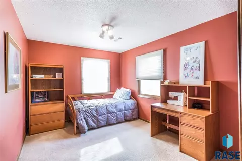 2105 Edgewood Rd, Sioux Falls, SD 57103 photo 26