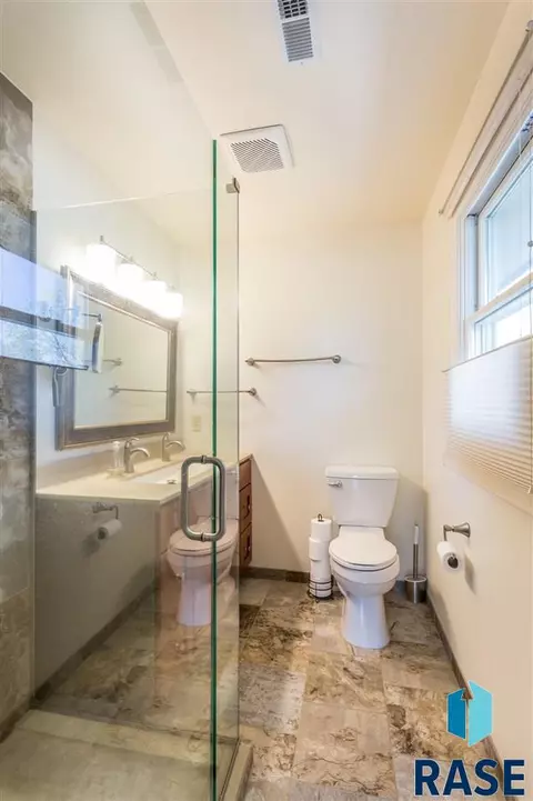 2105 Edgewood Rd, Sioux Falls, SD 57103 photo 24