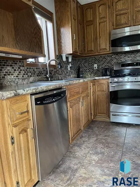330 Lisa Cir, Tea, SD 57064 photo 9