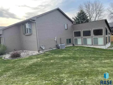 330 Lisa Cir, Tea, SD 57064 photo 3