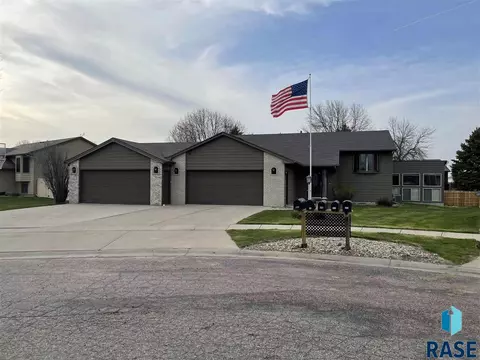 330 Lisa Cir, Tea, SD 57064 photo 1