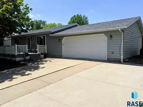 601 N Rose Ave, Tea, SD 57064 photo 2