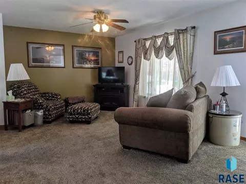 601 N Rose Ave, Tea, SD 57064 photo 3