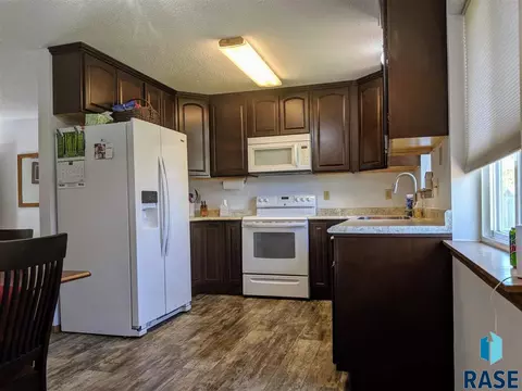 601 N Rose Ave, Tea, SD 57064 photo 6