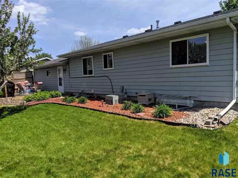 601 N Rose Ave, Tea, SD 57064 photo 15