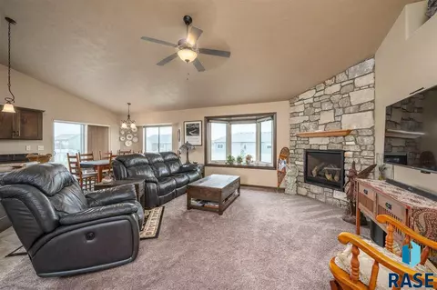 1125 N Rose Ave, Tea, SD 57064 photo 2