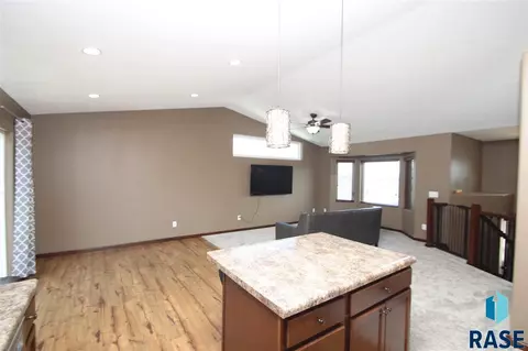 5705 S Culbert Ave, Sioux Falls, SD 57106 photo 6