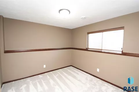 5705 S Culbert Ave, Sioux Falls, SD 57106 photo 15