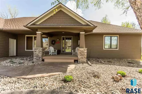 1620 E Rushmore Dr, Brandon, SD 57005 photo 3