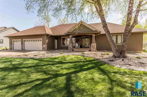 1620 E Rushmore Dr, Brandon, SD 57005 photo 4