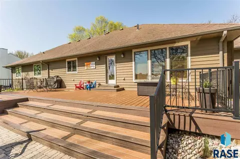 1620 E Rushmore Dr, Brandon, SD 57005 photo 5