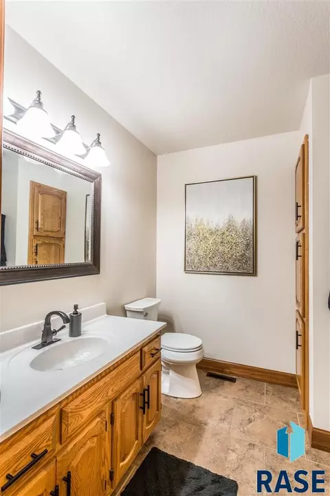 1620 E Rushmore Dr, Brandon, SD 57005 photo 24