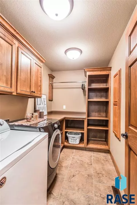 1620 E Rushmore Dr, Brandon, SD 57005 photo 23