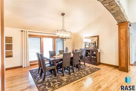 1620 E Rushmore Dr, Brandon, SD 57005 photo 12